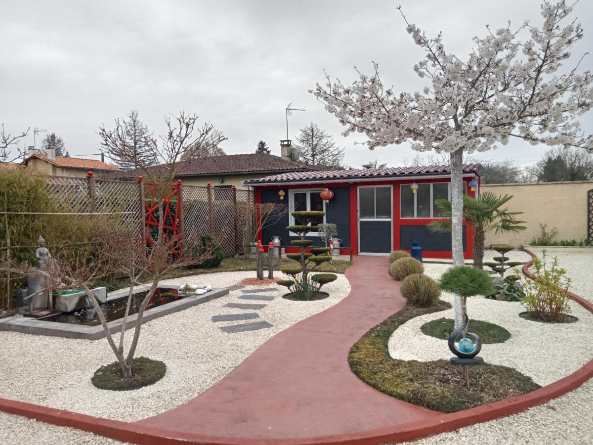 Une Pause Quelque Part Au Jardin Des Erables Et Des Niwakis Saint-Medard-de-Guizieres Εξωτερικό φωτογραφία
