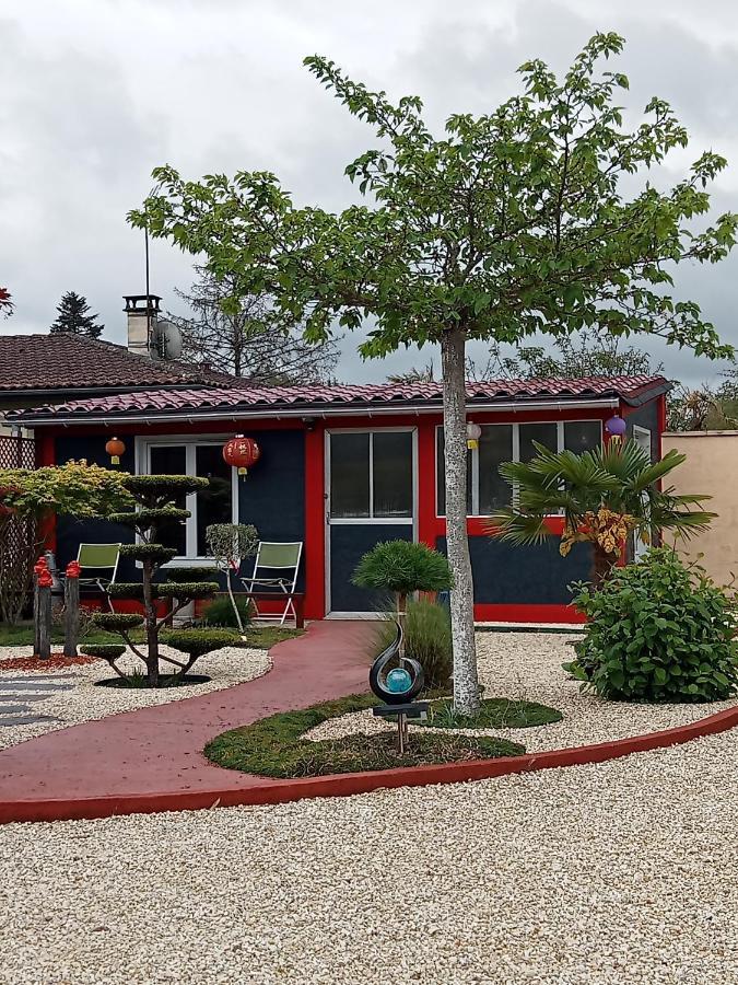 Une Pause Quelque Part Au Jardin Des Erables Et Des Niwakis Saint-Medard-de-Guizieres Εξωτερικό φωτογραφία