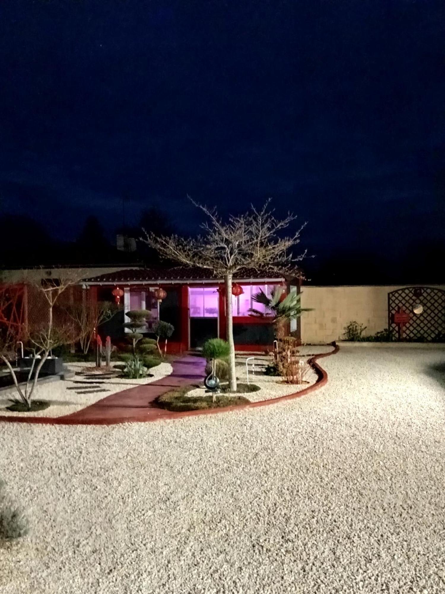 Une Pause Quelque Part Au Jardin Des Erables Et Des Niwakis Saint-Medard-de-Guizieres Εξωτερικό φωτογραφία
