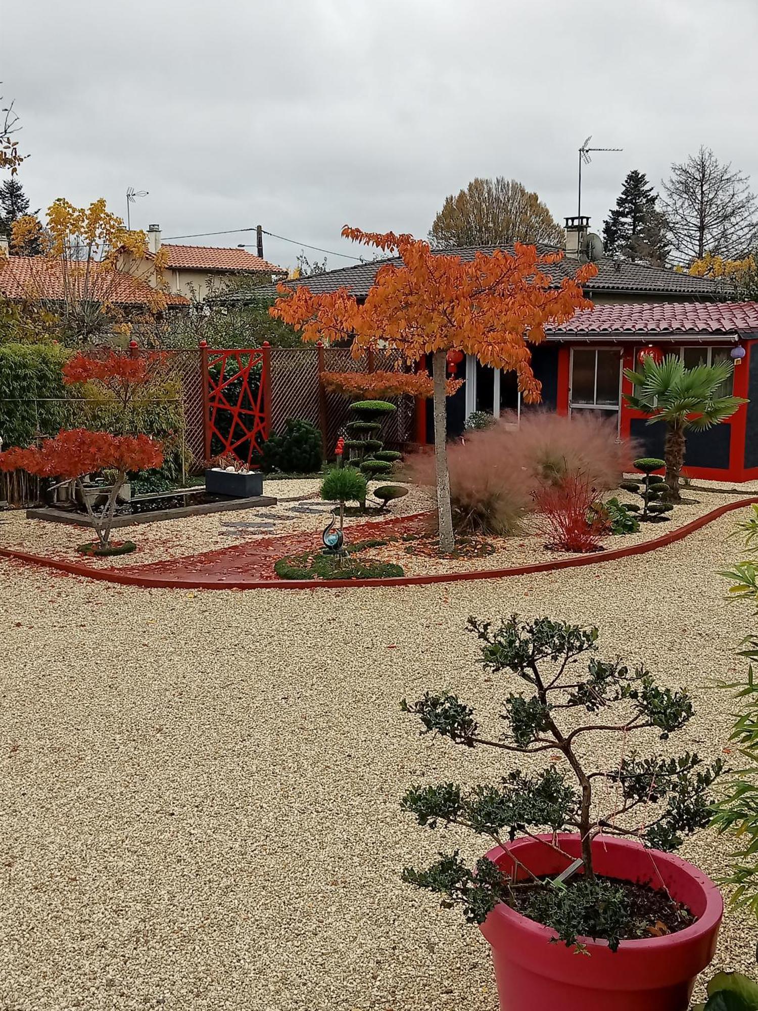 Une Pause Quelque Part Au Jardin Des Erables Et Des Niwakis Saint-Medard-de-Guizieres Εξωτερικό φωτογραφία